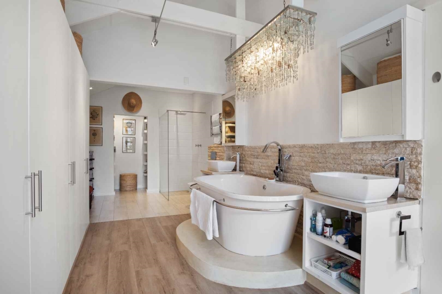 6 Bedroom Property for Sale in Kenrock Country Estate Western Cape